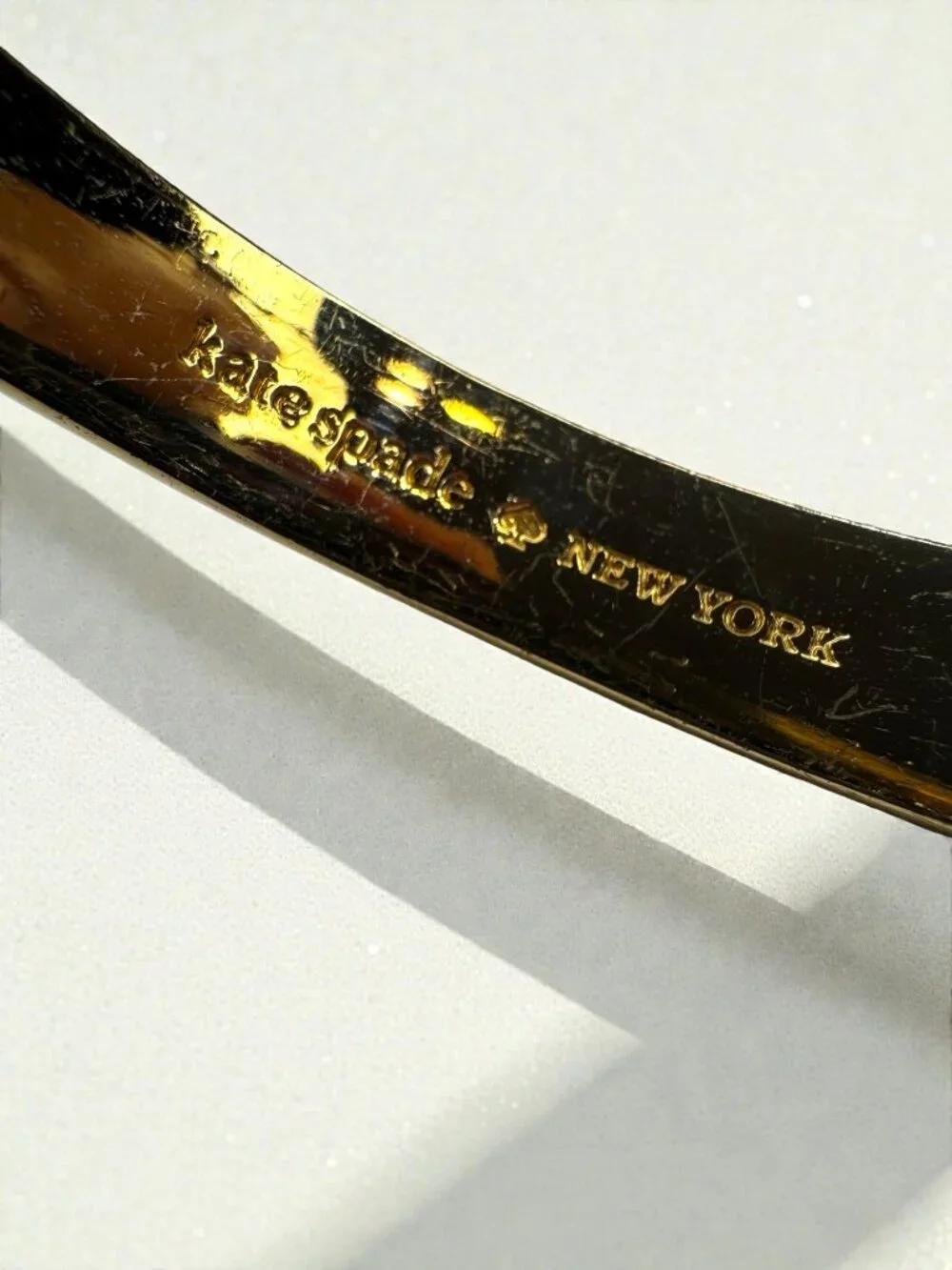 Kate Spade New York Black Enamel Spade Logo Gold Tone Hinged Bangle Bracelet - Picture 4 of 9